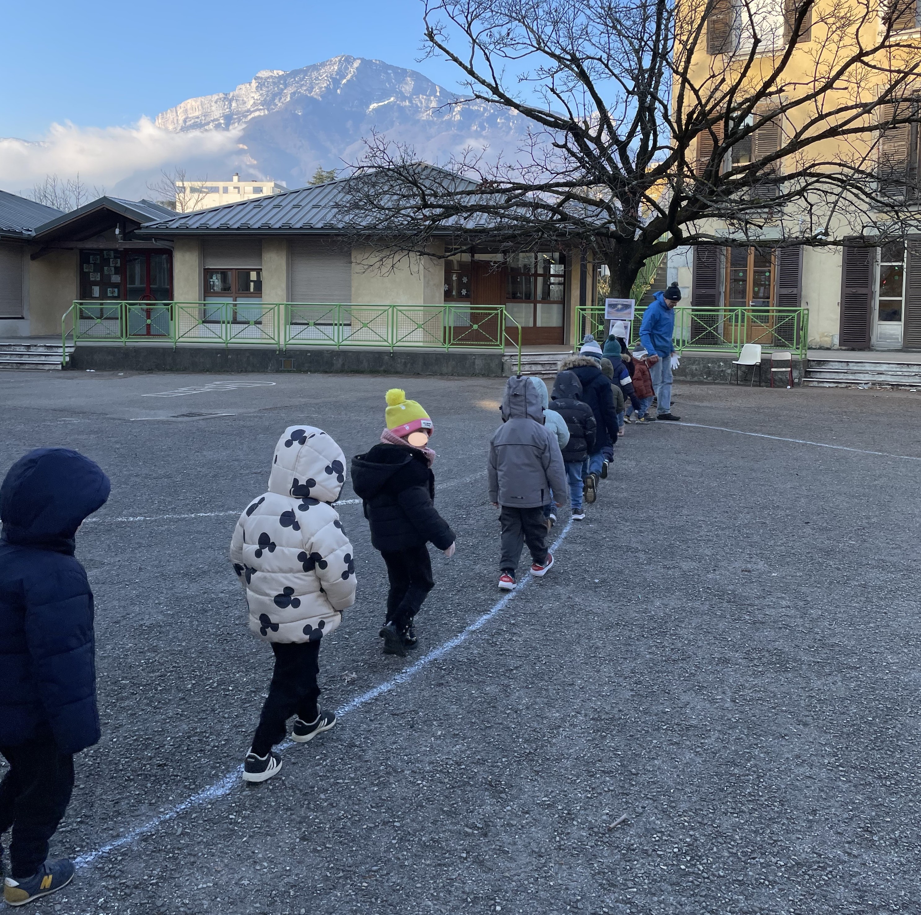 A l'&eacute;cole Saint-Pierre du Rondeau de Grenoble, on c&eacute;l&egrave;bre  l'&Eacute;piphanie